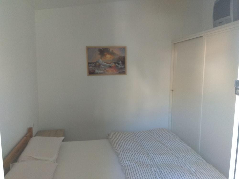 Roula'S Rooms Aegina エクステリア 写真